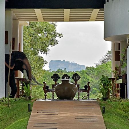 The Elephant Corridor Hotel Sigiriya Exterior foto