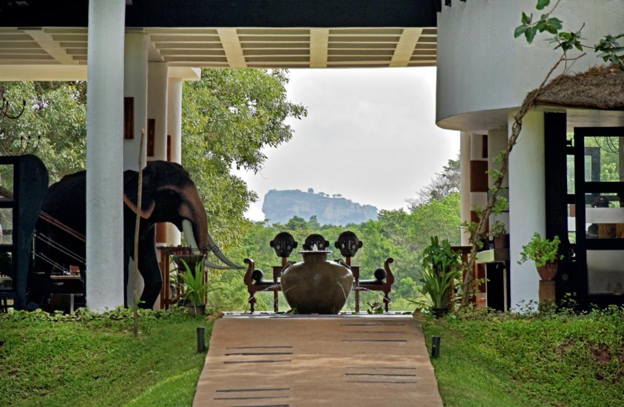 The Elephant Corridor Hotel Sigiriya Exterior foto