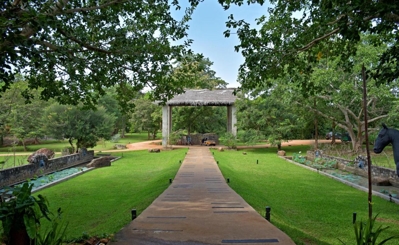 The Elephant Corridor Hotel Sigiriya Exterior foto